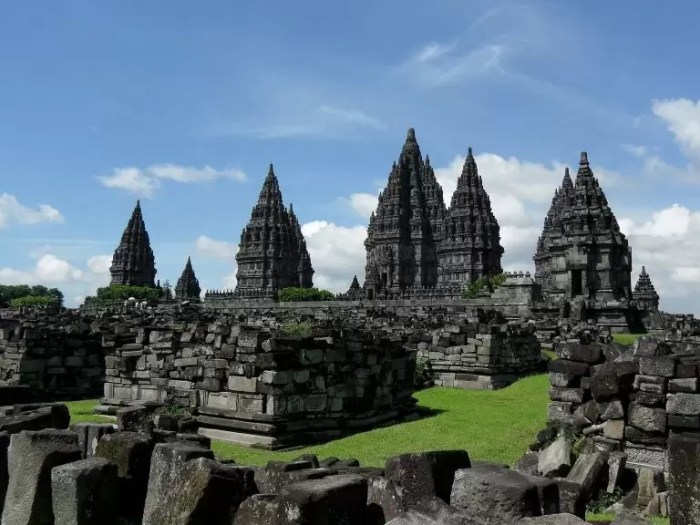 Misteri dan legenda unik yang berkaitan dengan tugu jogja